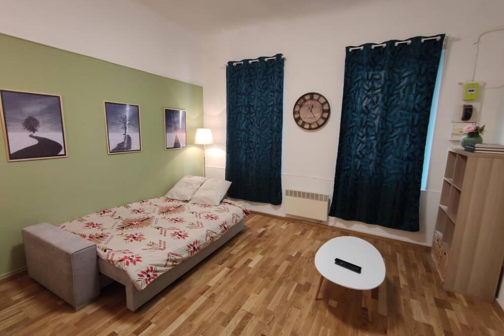 Appartement Joli T2 proche Vieux-port, Terrasses du port et Metro Joliette à Marseille Extérieur photo