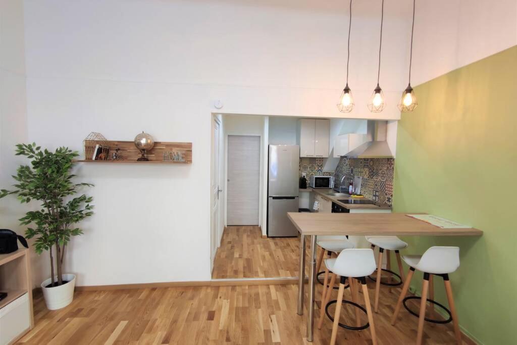 Appartement Joli T2 proche Vieux-port, Terrasses du port et Metro Joliette à Marseille Extérieur photo