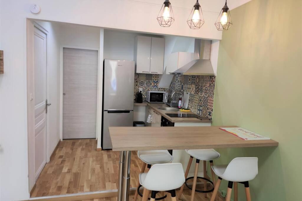 Appartement Joli T2 proche Vieux-port, Terrasses du port et Metro Joliette à Marseille Extérieur photo