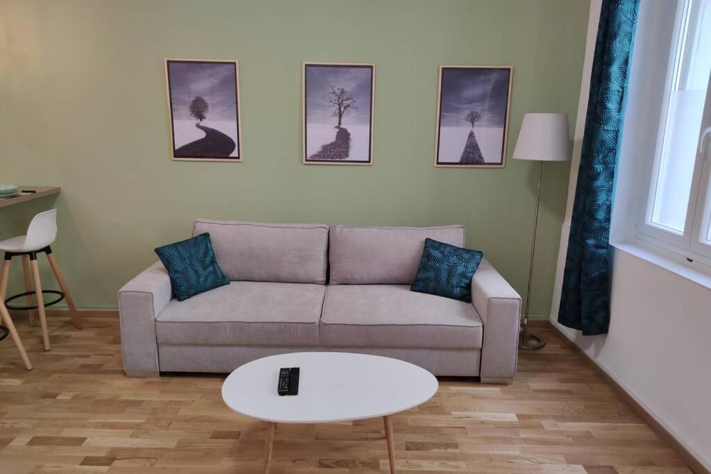 Appartement Joli T2 proche Vieux-port, Terrasses du port et Metro Joliette à Marseille Extérieur photo