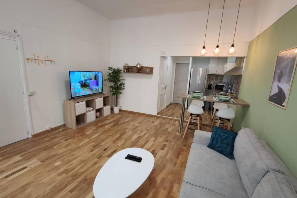 Appartement Joli T2 proche Vieux-port, Terrasses du port et Metro Joliette à Marseille Extérieur photo